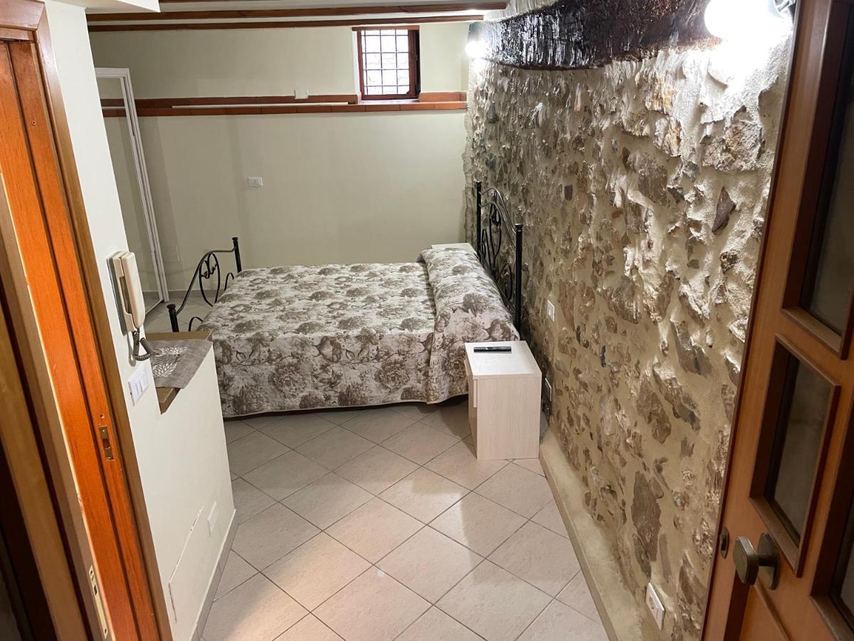La Stanza Del Principe Bed & Breakfast Фонди Екстериор снимка