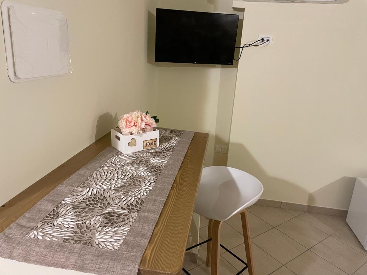 La Stanza Del Principe Bed & Breakfast Фонди Екстериор снимка